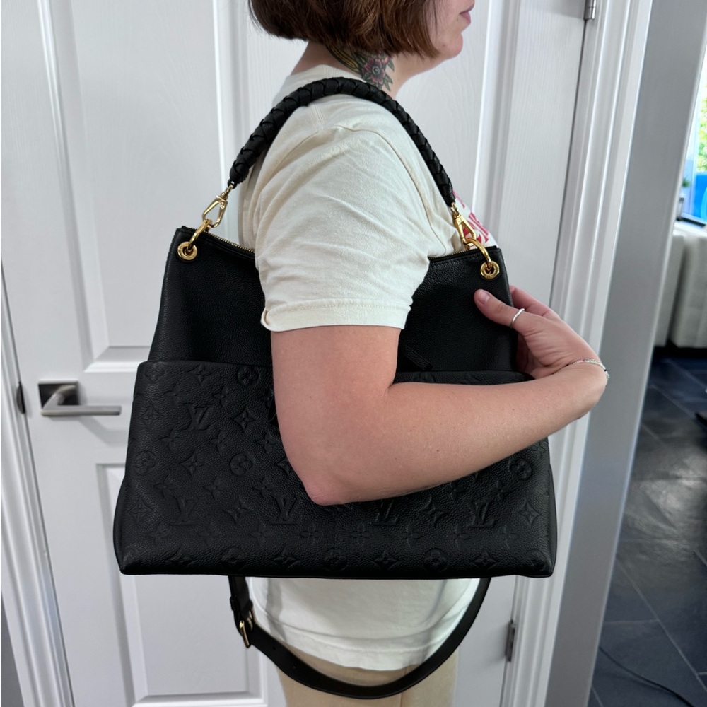 Maida Hobo Monogram Empreinte Noir Leather LIKE NEW 🖤 - Picture 16 of 16